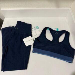BEYOND YOGA Women's Navy Blue Sports Bra and Leggings Set XS